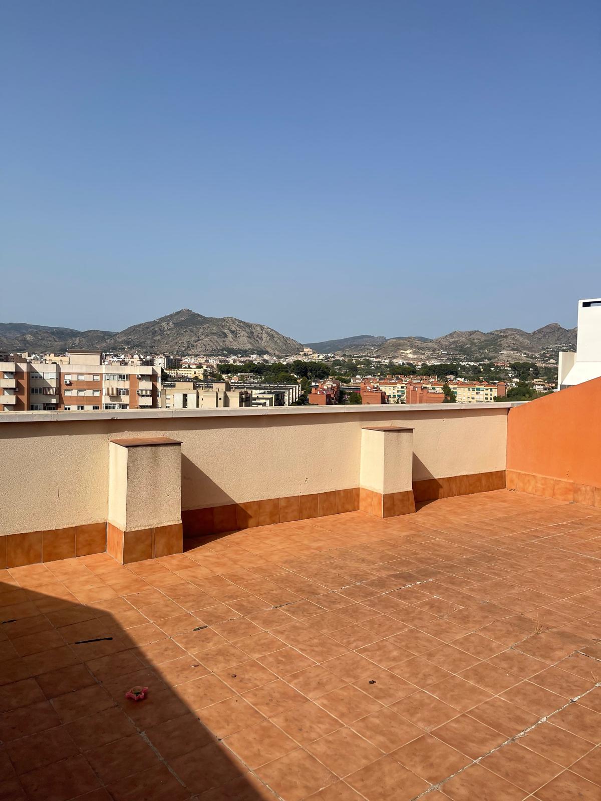 Ático duplex en Avenida Ronda. Elda